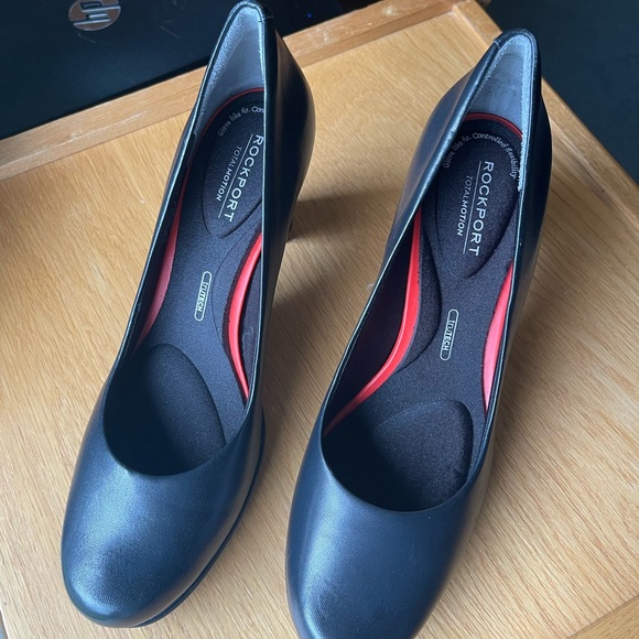 ROCKPORT WOMEN'S TOTAL MOTION MID PUMP - Picture 2 of 6